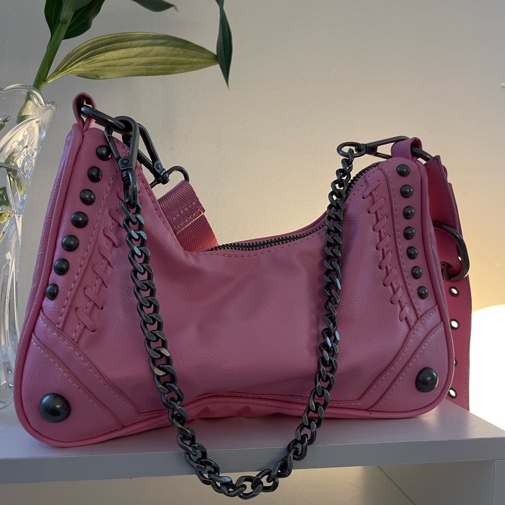 Zara Pink Shoulder Bag with Elegant Design